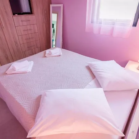 Cleopatra דירה ניקיאנה